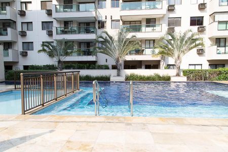 Apartamento à venda com 130m², 3 quartos e 1 vagaÁrea comum - Piscina