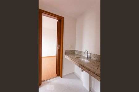 Apartamento para alugar com 120m², 4 quartos e 4 vagasBanheiro da Semi-Suíte 1 e 2