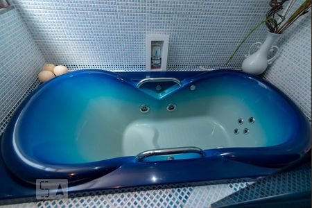 Apartamento à venda com 224m², 3 quartos e 3 vagas Apartamento à venda com 224m², 3 quartos e 3 vagasBanheiro 2