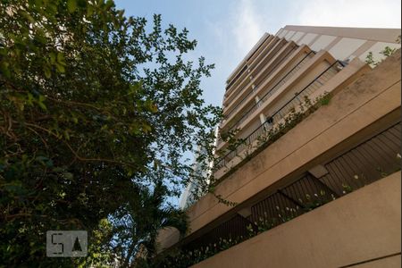 Apartamento à venda com 224m², 3 quartos e 3 vagas Apartamento à venda com 224m², 3 quartos e 3 vagasFachada