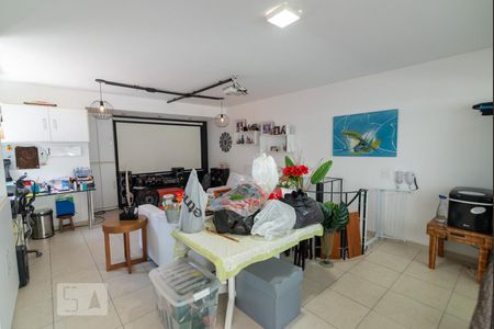 Apartamento à venda com 224m², 3 quartos e 3 vagas Apartamento à venda com 224m², 3 quartos e 3 vagasTerraço