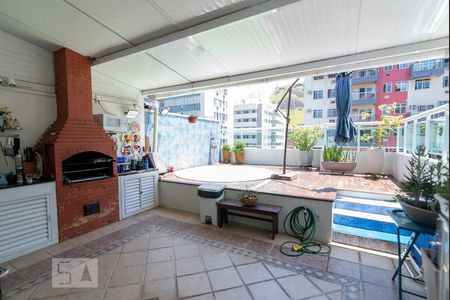 Apartamento à venda com 224m², 3 quartos e 3 vagas Apartamento à venda com 224m², 3 quartos e 3 vagasChurrasqueira