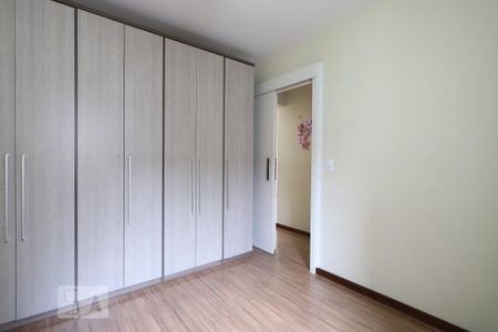 Apartamento à venda com 70m², 3 quartos e 2 vagas Apartamento à venda com 70m², 3 quartos e 2 vagasSuíte