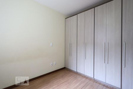 Apartamento à venda com 70m², 3 quartos e 2 vagas Apartamento à venda com 70m², 3 quartos e 2 vagasSuíte