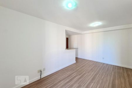 Sala de apartamento para alugar com 2 quartos, 59m² em Del Castilho, Rio de Janeiro