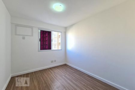 Quarto 1 de apartamento para alugar com 2 quartos, 59m² em Del Castilho, Rio de Janeiro