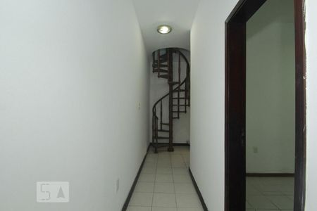 Casa à venda com 350m², 5 quartos e 1 vagaCorredor