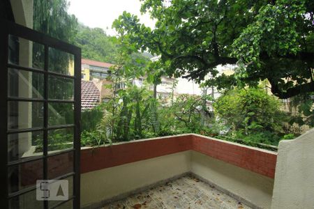 Casa à venda com 350m², 5 quartos e 1 vagaEscada Terraço