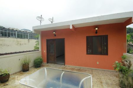 Casa à venda com 350m², 5 quartos e 1 vagaTerraço