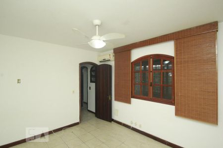 Casa à venda com 350m², 5 quartos e 1 vagaQuarto 5 Suíte