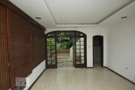 Casa à venda com 350m², 5 quartos e 1 vagaSala - Andar 2