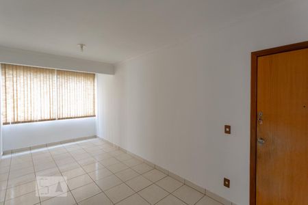 Sala de Apartamento com 2 quartos, 71m² Santo Antônio