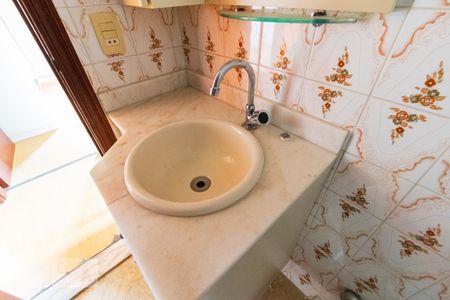 Banheiro Social de apartamento para alugar com 2 quartos, 62m² em Saúde, São Paulo