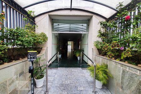 Apartamento à venda com 45m², 1 quarto e 1 vaga Apartamento à venda com 45m², 1 quarto e 1 vagaFachada