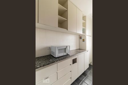 Apartamento para alugar com 40m², 1 quarto e 1 vaga Apartamento para alugar com 40m², 1 quarto e 1 vagaCozinha - Armários