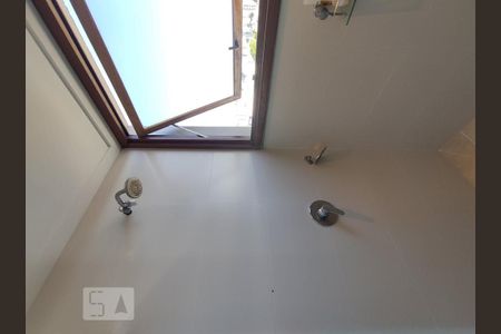 Apartamento à venda com 190m², 3 quartos e 2 vagas Apartamento à venda com 190m², 3 quartos e 2 vagasBanheiro 2