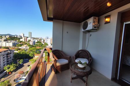 Apartamento à venda com 190m², 3 quartos e 2 vagas Apartamento à venda com 190m², 3 quartos e 2 vagasSacada da Quarto 3 - Suíte
