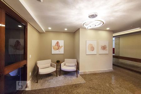 Apartamento à venda com 190m², 3 quartos e 2 vagas Apartamento à venda com 190m², 3 quartos e 2 vagasHall de Entrada Torre