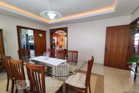 Apartamento à venda com 190m², 3 quartos e 2 vagas Apartamento à venda com 190m², 3 quartos e 2 vagasSala de Jantar