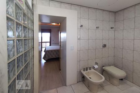 Apartamento à venda com 190m², 3 quartos e 2 vagas Apartamento à venda com 190m², 3 quartos e 2 vagasBanheiro da Suíte