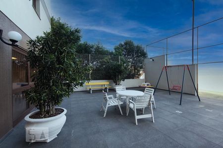 Apartamento à venda com 190m², 3 quartos e 2 vagas Apartamento à venda com 190m², 3 quartos e 2 vagasÁrea Comum - Playground