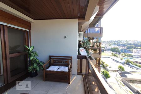 Apartamento à venda com 190m², 3 quartos e 2 vagas Apartamento à venda com 190m², 3 quartos e 2 vagasSacada da Quarto 3 - Suíte