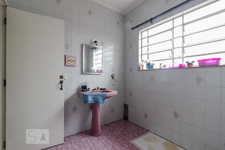 Casa à venda com 260m², 3 quartos e 2 vagasBanheiro da Suíte