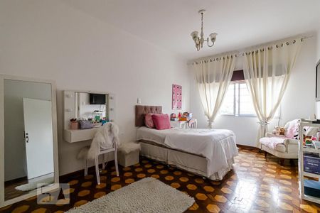 Casa à venda com 260m², 3 quartos e 2 vagasBanheiro da Suíte