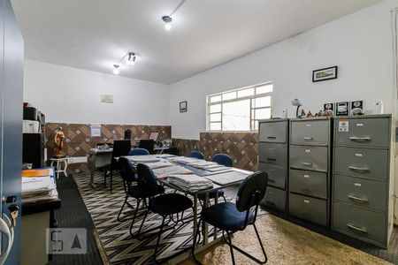 Casa à venda com 260m², 3 quartos e 2 vagasEscritório