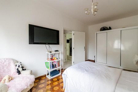 Casa à venda com 260m², 3 quartos e 2 vagasSuíte