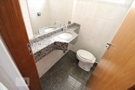 Casa à venda com 120m², 2 quartos e sem vagaLavabo 