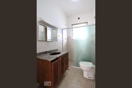 Casa à venda com 120m², 2 quartos e sem vagaBanheiro 