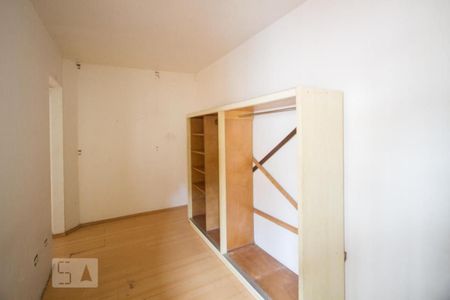 Casa à venda com 144m², 4 quartos e 2 vagasSuíte 2
