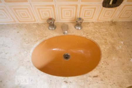 Casa à venda com 144m², 4 quartos e 2 vagasDetalhe Banheiro