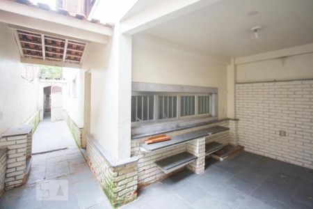 Casa à venda com 144m², 4 quartos e 2 vagasQuintal