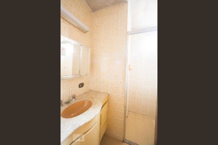 Casa à venda com 144m², 4 quartos e 2 vagasBanheiro