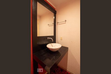 Apartamento à venda com 166m², 3 quartos e 2 vagas Apartamento à venda com 166m², 3 quartos e 2 vagasLavabo