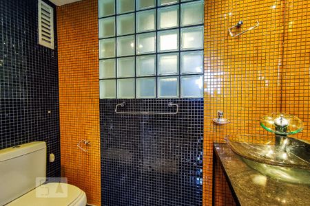 Apartamento para alugar com 140m², 1 quarto e 2 vagas Apartamento para alugar com 140m², 1 quarto e 2 vagasBanheiro da Suíte