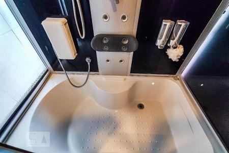 Apartamento para alugar com 140m², 1 quarto e 2 vagas Apartamento para alugar com 140m², 1 quarto e 2 vagasBanheiro da Suíte