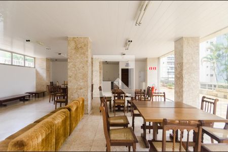 Apartamento à venda com 200m², 3 quartos e 2 vagasÁrea comum - Salão de festas