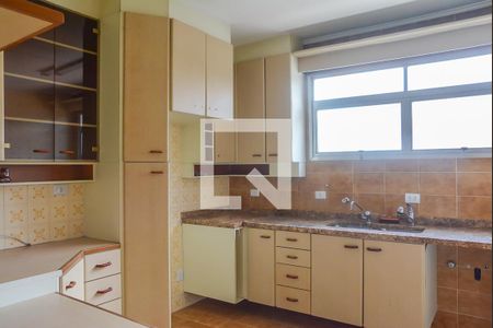 Apartamento à venda com 200m², 3 quartos e 2 vagasCozinha