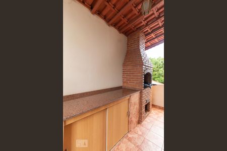 Casa à venda com 110m², 4 quartos e 1 vagaChurrasqueira