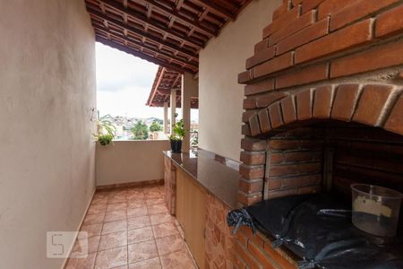 Casa à venda com 110m², 4 quartos e 1 vagaChurrasqueira