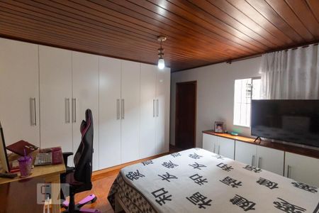 Casa à venda com 110m², 4 quartos e 1 vagaSuíte 1