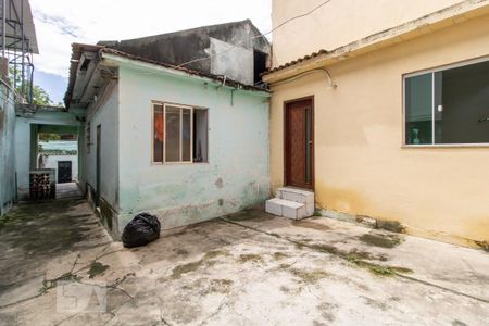 Quintal de casa para alugar com 2 quartos, 180m² em Irajá, Rio de Janeiro