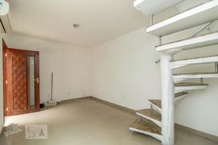 Casa para alugar com 2 quartos, 180m² em Irajá, Rio de Janeiro