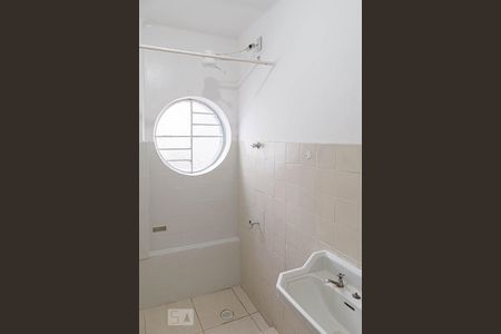 Banheiro de kitnet/studio à venda com 1 quarto, 41m² em República, São Paulo