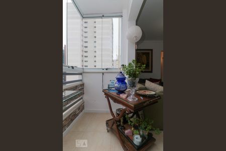 Apartamento para alugar com 70m², 1 quarto e 1 vagaVaranda