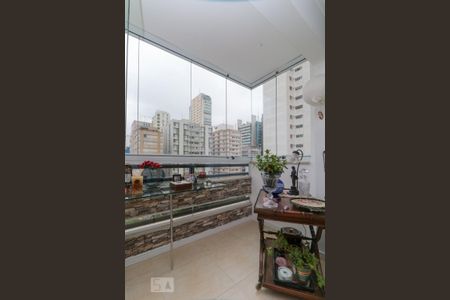 Apartamento para alugar com 70m², 1 quarto e 1 vagaVaranda
