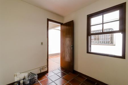 Casa à venda com 163m², 2 quartos e 2 vagasQuarto de Serviço